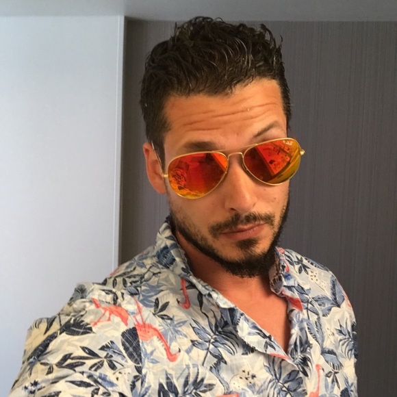 Meet your Posher, Mike - Picture 2 of 3